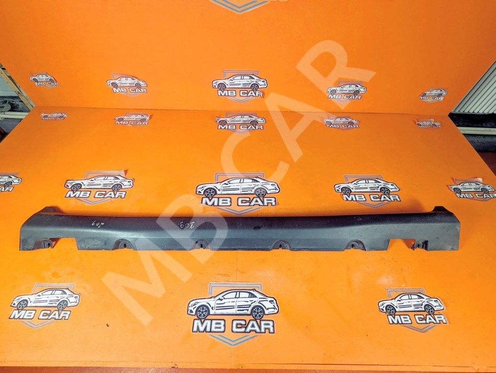 Порог пластиковый правый MERCEDES-BENZ GLC-класс X253 рестайлинг (2019 - 2025) фото 1 &mdash; Разборка Мерседес