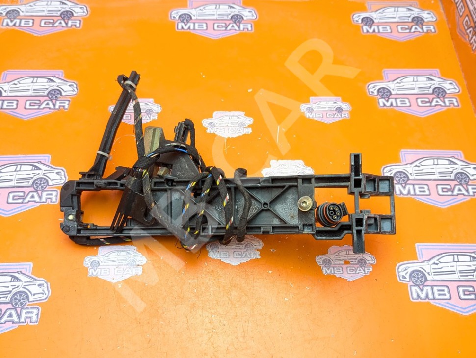 Ответная часть замка двери MERCEDES-BENZ S-класс W220 (1998 - 2005) фото 1 &mdash; Разборка Мерседес