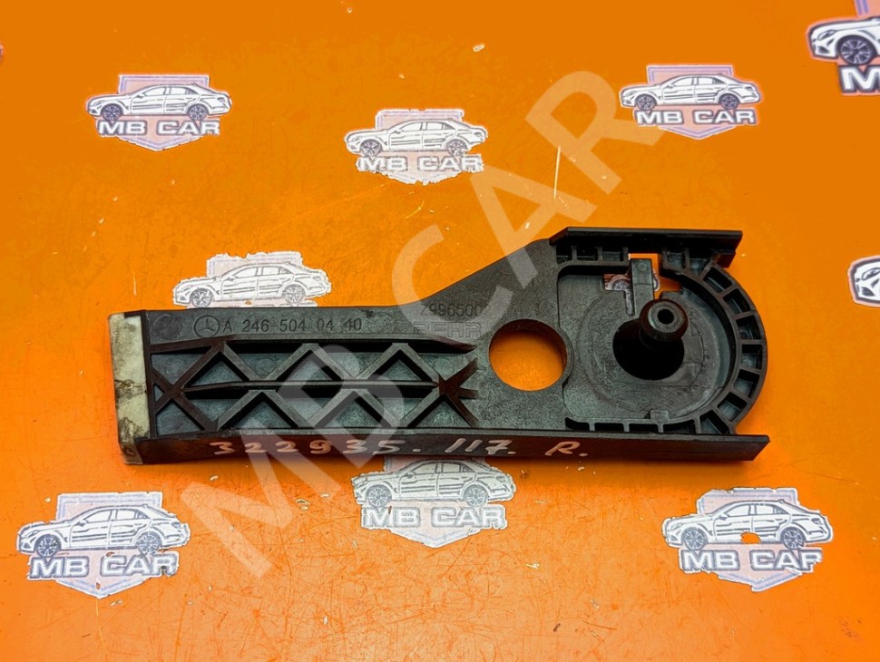 Кронштейн радиатора MERCEDES-BENZ CLA-класс C117/X117 (2013 - 2016) фото 1 &mdash; Разборка Мерседес