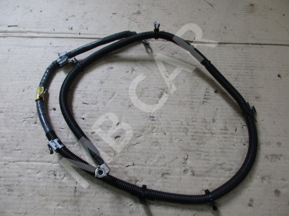 Провод генератора MERCEDES-BENZ A-класс AMG W176 (2013 - 2015) фото 1 — Разборка Мерседес