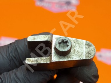 Кронштейн крепления форсунок MERCEDES-BENZ Sprinter W901-905 (1995 - 2006) &mdash; Разборка Мерседес