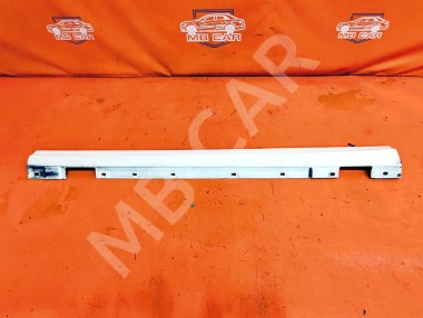 Порог пластиковый левый MERCEDES-BENZ C-класс W204/S204 (2006 - 2011) — Разборка Мерседес