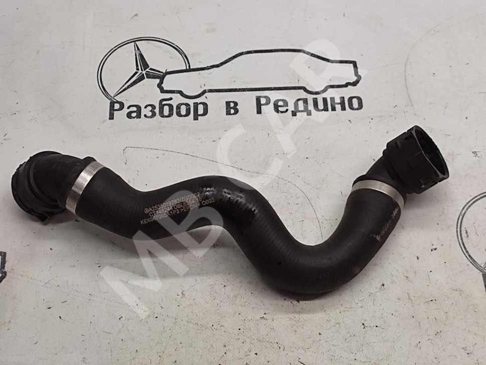 Патрубок радиатора MERCEDES-BENZ GLC-класс X253 (2015 - 2019) фото 1 — Разборка Мерседес