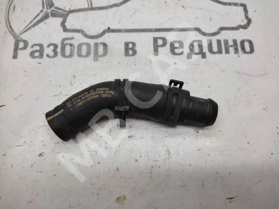 Патрубок ОЖ MERCEDES-BENZ CLA-класс C117/X117 (2013 - 2016) фото 1 &mdash; Разборка Мерседес