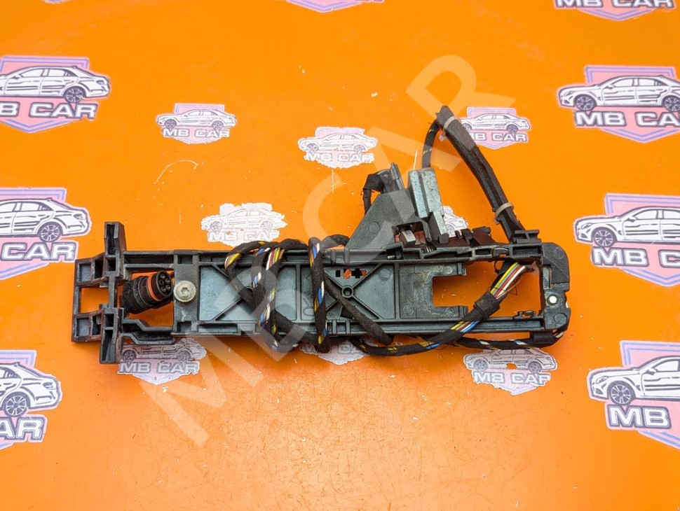 Ответная часть замка двери MERCEDES-BENZ S-класс W220 (1998 - 2005) фото 1 &mdash; Разборка Мерседес