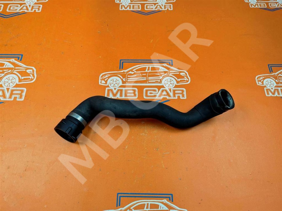Патрубок радиатора MERCEDES-BENZ S-класс W220 (1998 - 2005) фото 1 — Разборка Мерседес