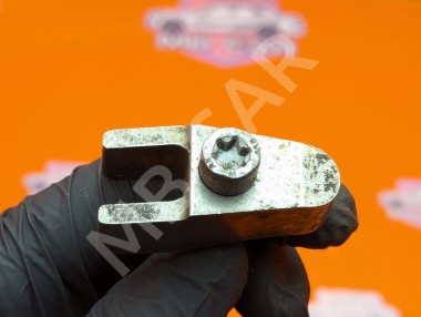 Кронштейн крепления форсунок MERCEDES-BENZ Sprinter W901-905 (1995 - 2006) &mdash; Разборка Мерседес