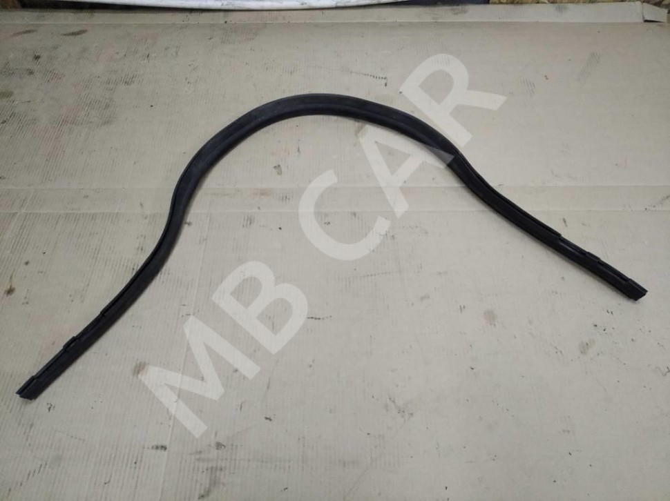 Уплотнитель моторного отсека MERCEDES-BENZ S-класс W220 (1998 - 2005) фото 1 — Разборка Мерседес