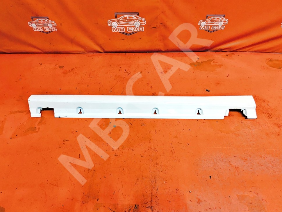 Порог пластиковый левый MERCEDES-BENZ GLE-класс W166 (2015 - 2018) фото 1 &mdash; Разборка Мерседес