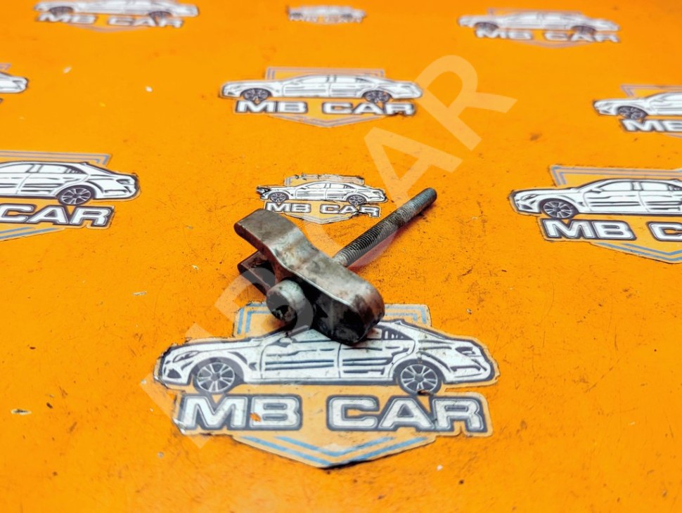 Кронштейн крепления форсунок MERCEDES-BENZ C-класс W204/S204 (2006 - 2011) фото 1 &mdash; Разборка Мерседес