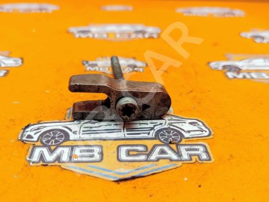 Кронштейн крепления форсунок MERCEDES-BENZ C-класс W204/S204 (2006 - 2011) &mdash; Разборка Мерседес