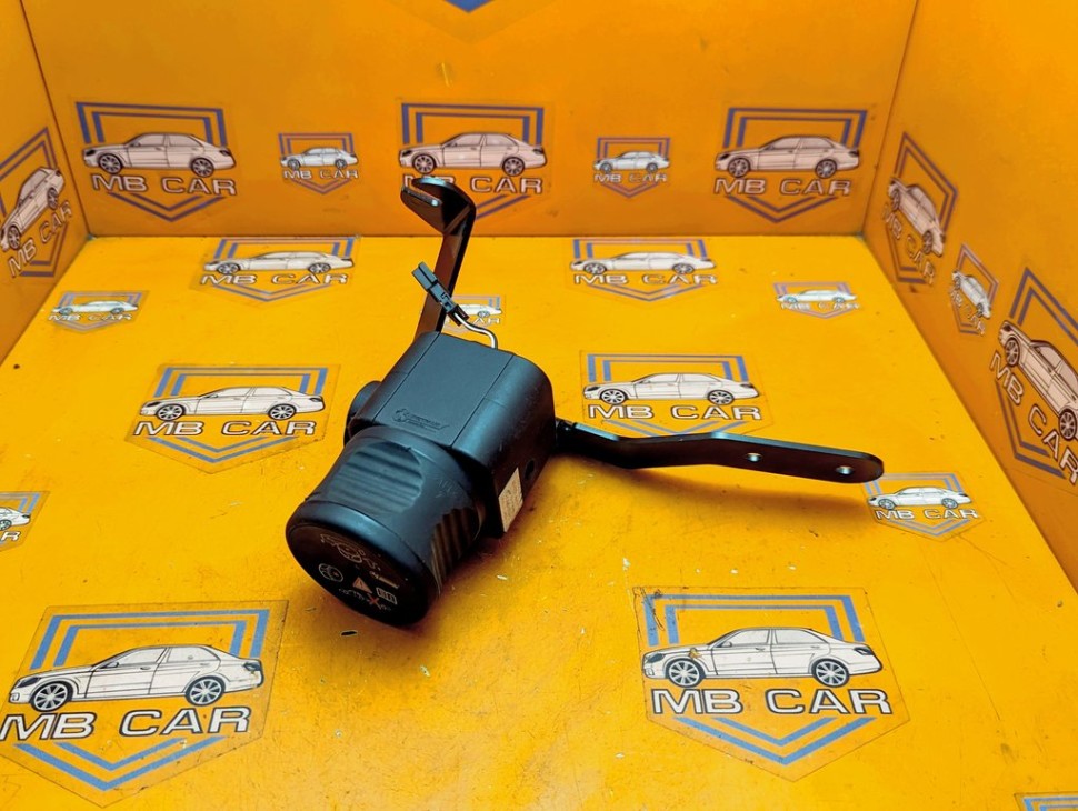 Блок фаркопа MERCEDES-BENZ C-класс W204/S204 (2006 - 2011) фото 1 &mdash; Разборка Мерседес