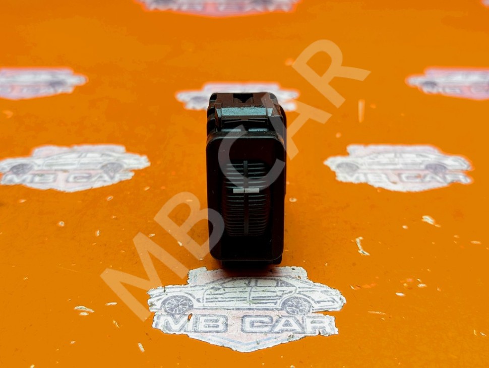 Кнопка корректора фар MERCEDES-BENZ CLK-класс C208/A208 рестайлинг (1999 - 2003) фото 1 — Разборка Мерседес