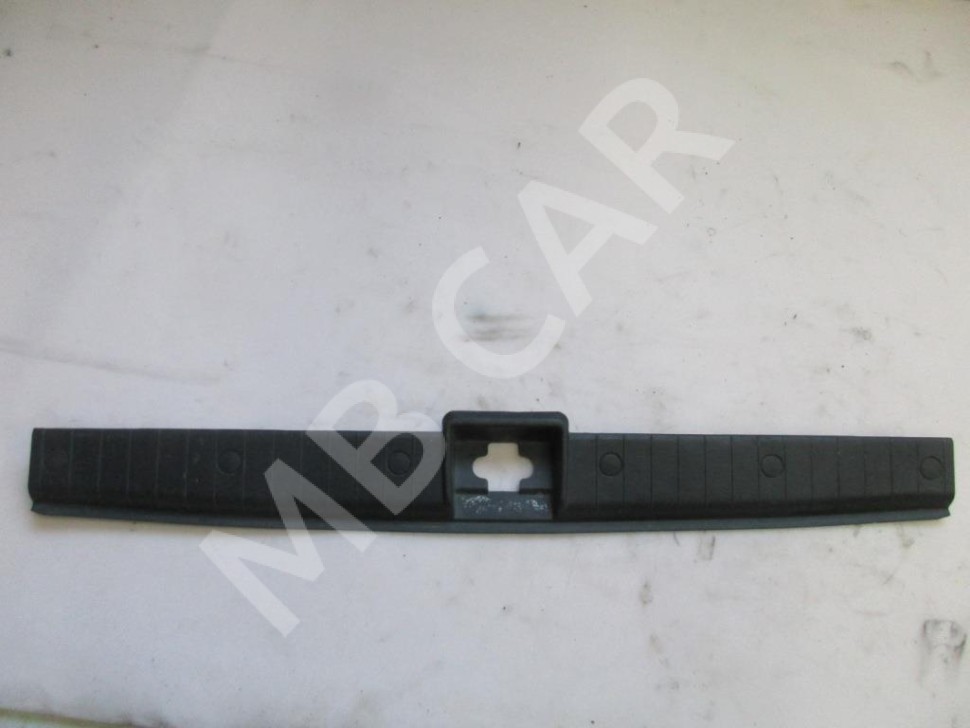 Накладка замка багажника MERCEDES-BENZ M-класс W163 рестайлинг (2001 - 2005) фото 1 — Разборка Мерседес