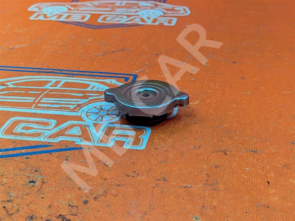 Крышка радиатора MERCEDES-BENZ W124 W124/S124/C124/A124 (1984 - 1993) фото 1 — Разборка Мерседес