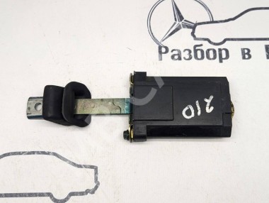 Ограничитель двери MERCEDES-BENZ E-класс W210/S210 (1995 - 1999) — Разборка Мерседес