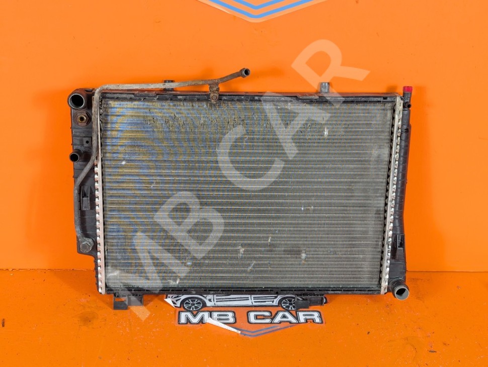 Радиатор MERCEDES-BENZ C-класс W202/S202 (1993 - 1997) фото 1 &mdash; Разборка Мерседес