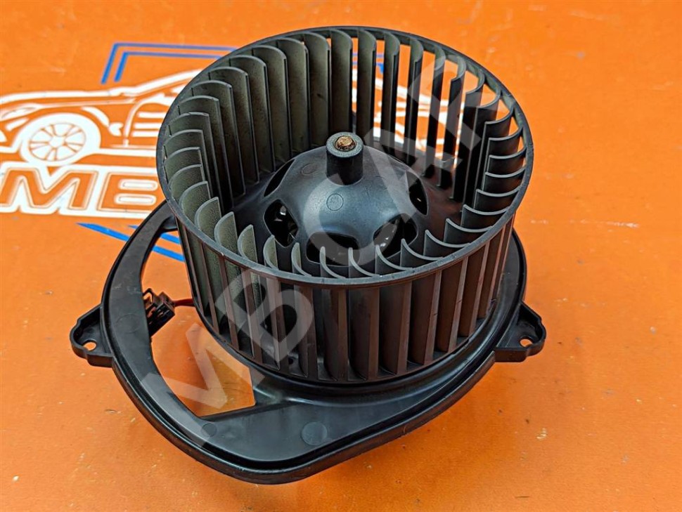 Моторчик печки MERCEDES-BENZ GL-класс X166 (2012 - 2016) фото 1 — Разборка Мерседес