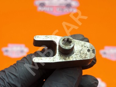 Кронштейн крепления форсунок MERCEDES-BENZ Sprinter W901-905 (1995 - 2006) &mdash; Разборка Мерседес