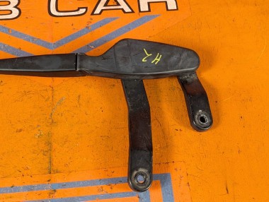 Поводок дворников MERCEDES-BENZ C-класс W204/S204/С204 рестайлинг (2011 - 2015) C 180 1.6 7G-Tronic (156 л.с.) &mdash; Разборка Мерседес