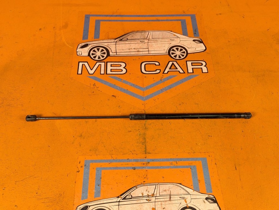 Амортизатор капота MERCEDES-BENZ C-класс W204/S204/С204 рестайлинг (2011 - 2015) C 180 1.6 7G-Tronic (156 л.с.) фото 1 &mdash; Разборка Мерседес