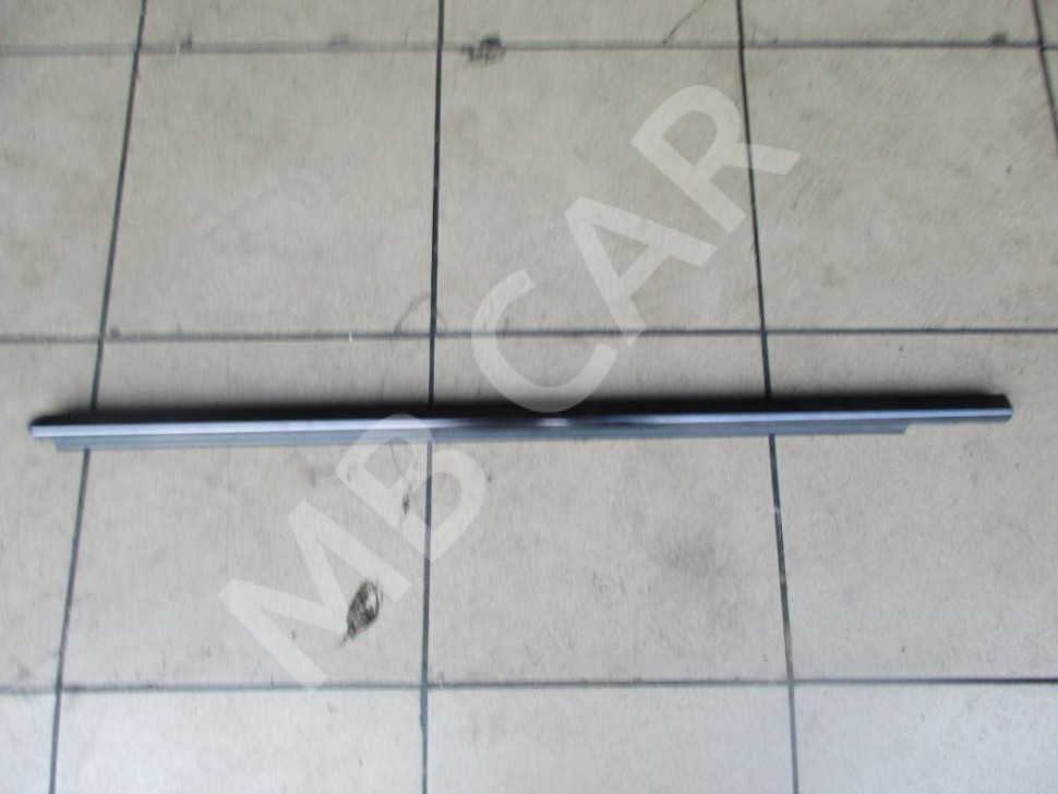 Молдинг стекла двери MERCEDES-BENZ E-класс W211/S211 (2002 - 2006) фото 1 — Разборка Мерседес