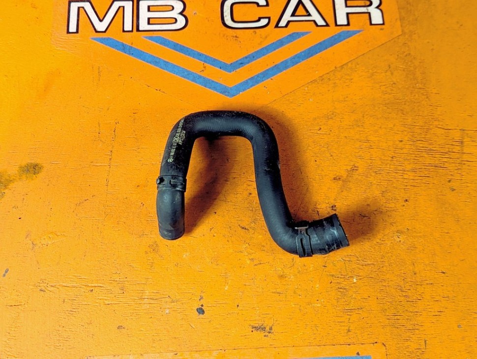 Патрубок ОЖ MERCEDES-BENZ A-класс W168 рестайлинг (2001 - 2004) A 210 2.1 AT (140 л.с.) фото 1 &mdash; Разборка Мерседес