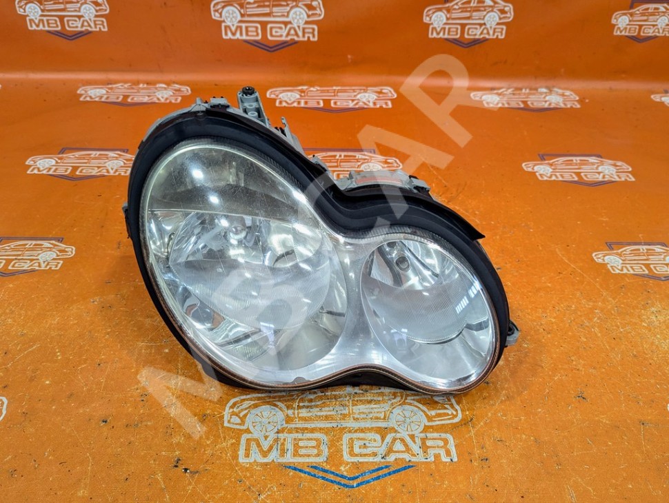 Фара правая MERCEDES-BENZ C-класс W203/S203/CL203 рестайлинг (2004 - 2008) фото 1 &mdash; Разборка Мерседес