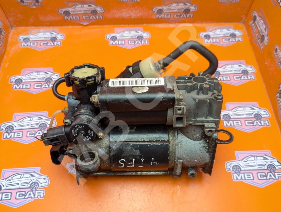 Компрессор пневмоподвески MERCEDES-BENZ S-класс W220 (1998 - 2005) фото 1 &mdash; Разборка Мерседес