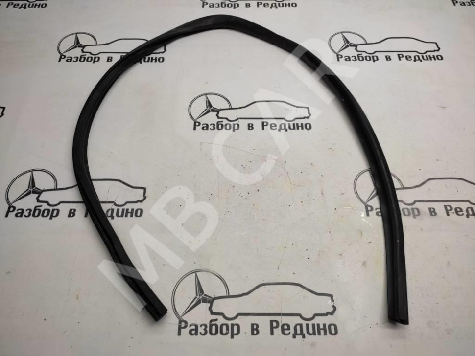 Уплотнитель стекла MERCEDES-BENZ Sprinter W906 (2006 - 2019) фото 1 — Разборка Мерседес