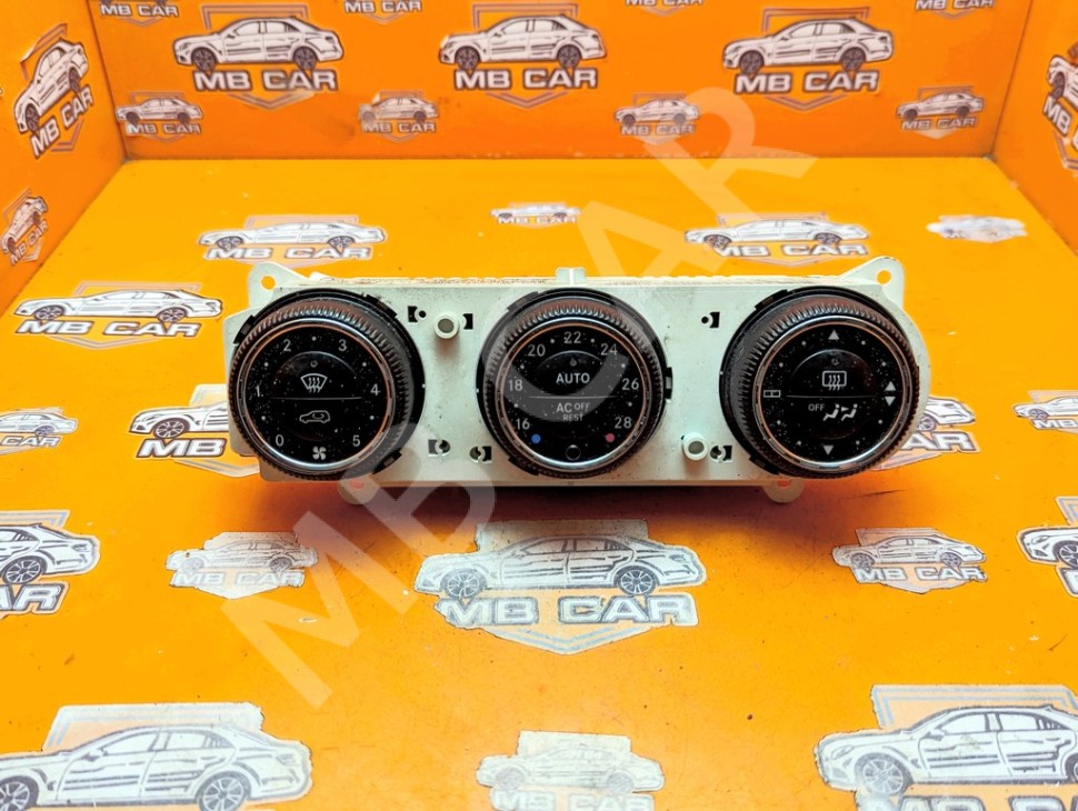 Панель управления климатом MERCEDES-BENZ M-класс W163 (1997 - 2001) фото 1 &mdash; Разборка Мерседес