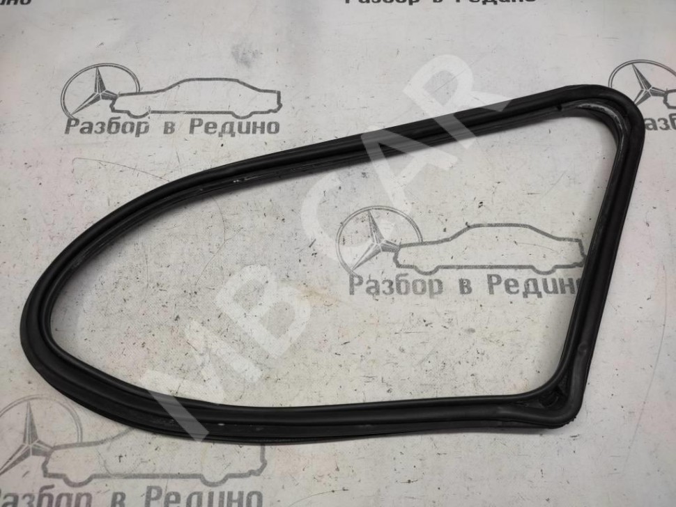Уплотнитель стекла MERCEDES-BENZ R-класс W251 (2005 - 2007) фото 1 &mdash; Разборка Мерседес
