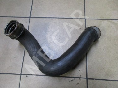 Патрубок интеркулера MERCEDES-BENZ E-класс W211/S211 (2002 - 2006) — Разборка Мерседес