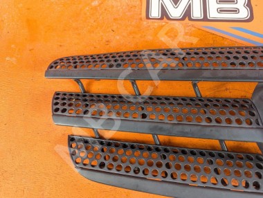 Решетка радиатора MERCEDES-BENZ M-класс W163 рестайлинг (2001 - 2005) &mdash; Разборка Мерседес