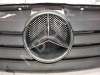 Решетка радиатора MERCEDES-BENZ VANEO W414 (2001 - 2005) фото 3 &mdash; Разборка Мерседес