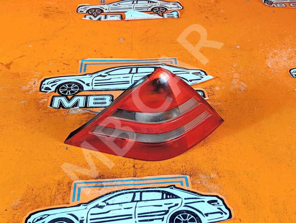 Фонарь задний правый MERCEDES-BENZ SLK-класс R170 (1996 - 2000) фото 1 &mdash; Разборка Мерседес