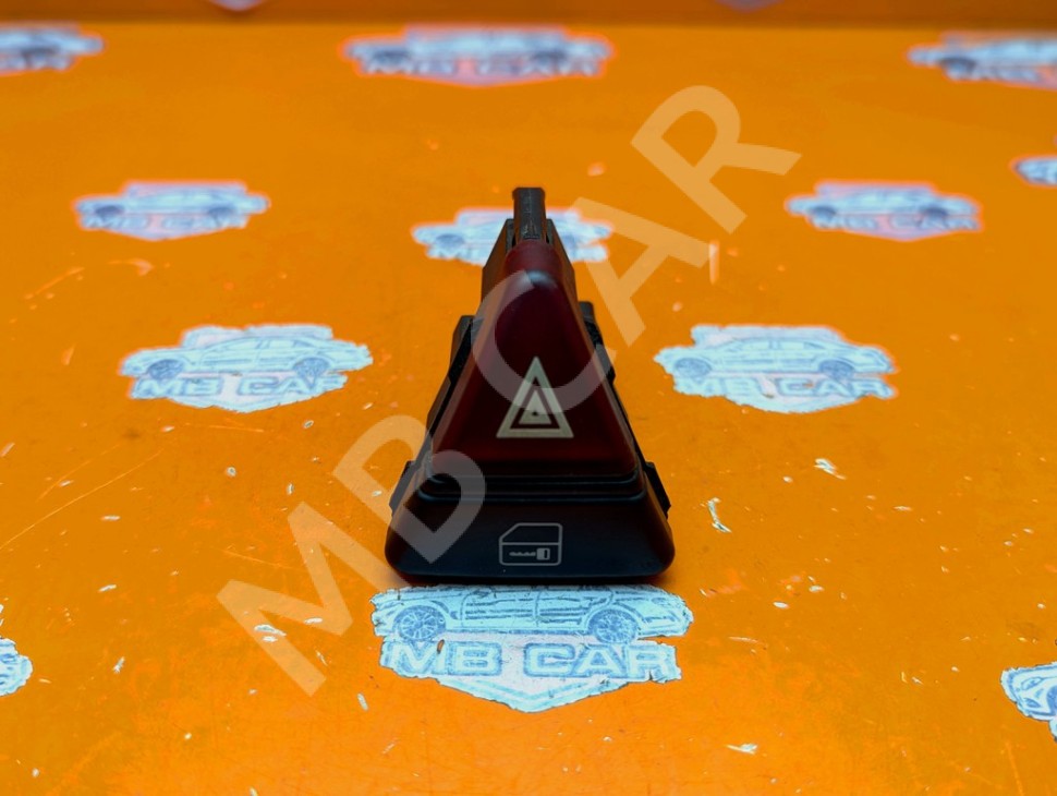 Кнопка аварийной сигнализации MERCEDES-BENZ A-класс W168 рестайлинг (2001 - 2004) фото 1 — Разборка Мерседес