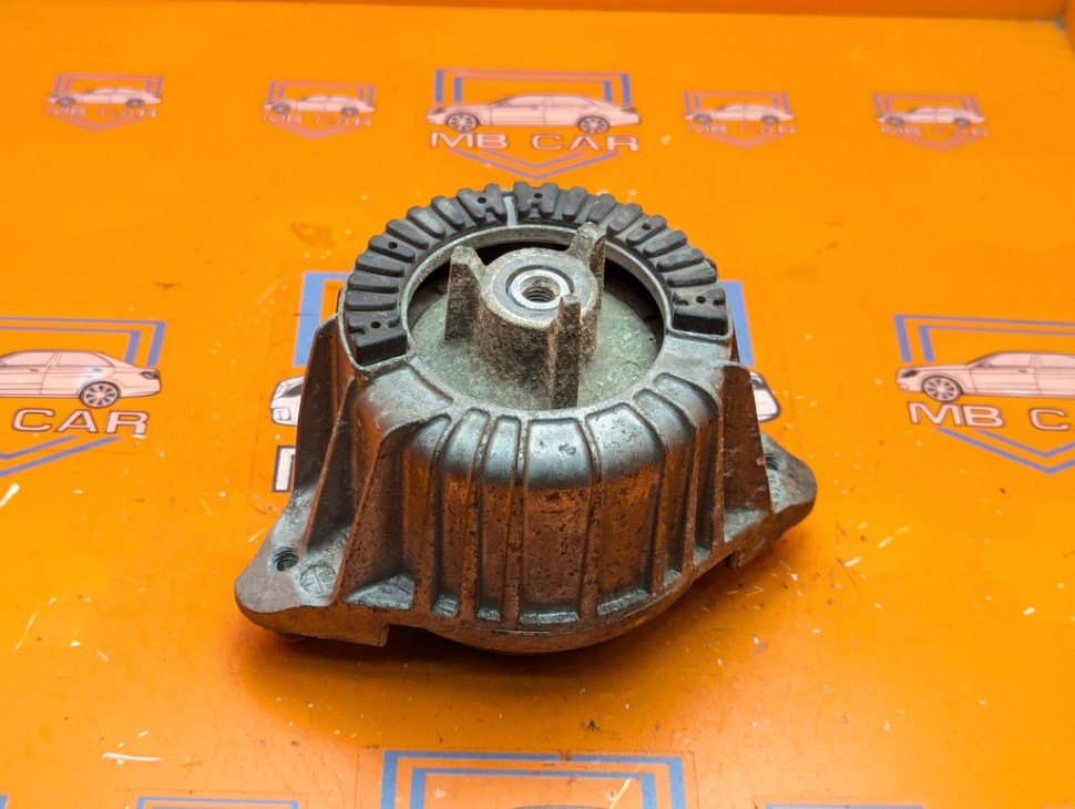 Опора двигателя MERCEDES-BENZ E-класс W212/S212/C207/A207 (2009 - 2013) фото 1 &mdash; Разборка Мерседес