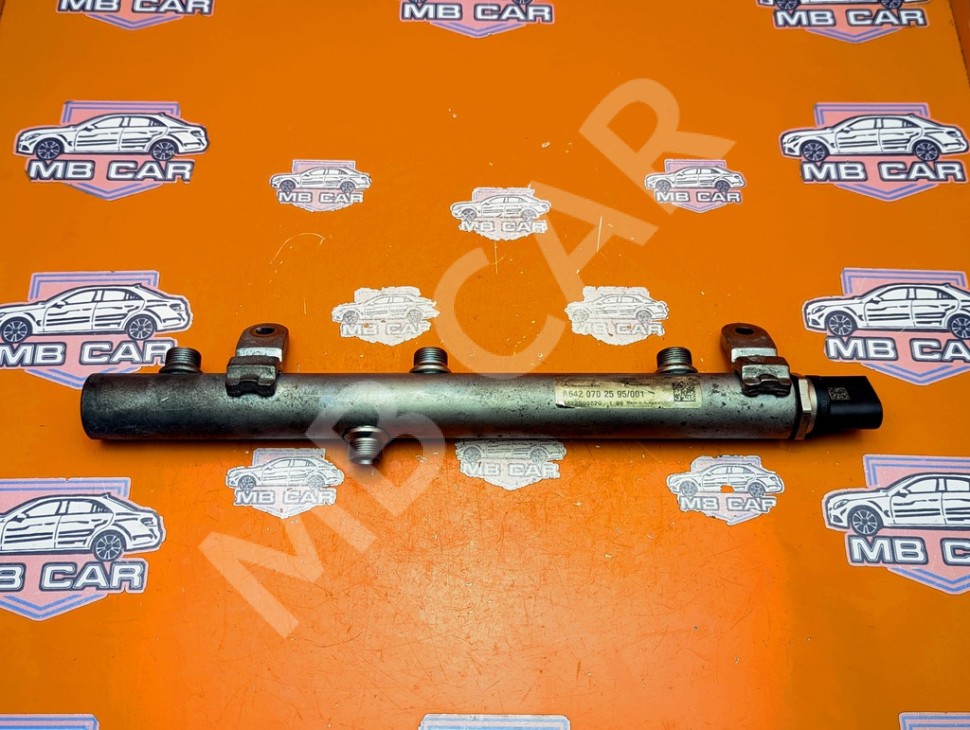 Рампа топливная MERCEDES-BENZ M-класс W164 рестайлинг (2008 - 2011) фото 1 &mdash; Разборка Мерседес