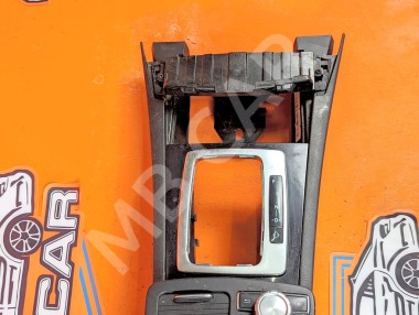 Подлокотник MERCEDES-BENZ C-класс W204/S204/С204 рестайлинг (2011 - 2015) &mdash; Разборка Мерседес