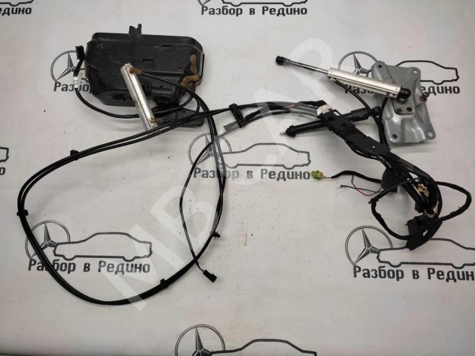 Насос крышки багажника MERCEDES-BENZ M-класс W164 рестайлинг (2008 - 2011) фото 1 — Разборка Мерседес