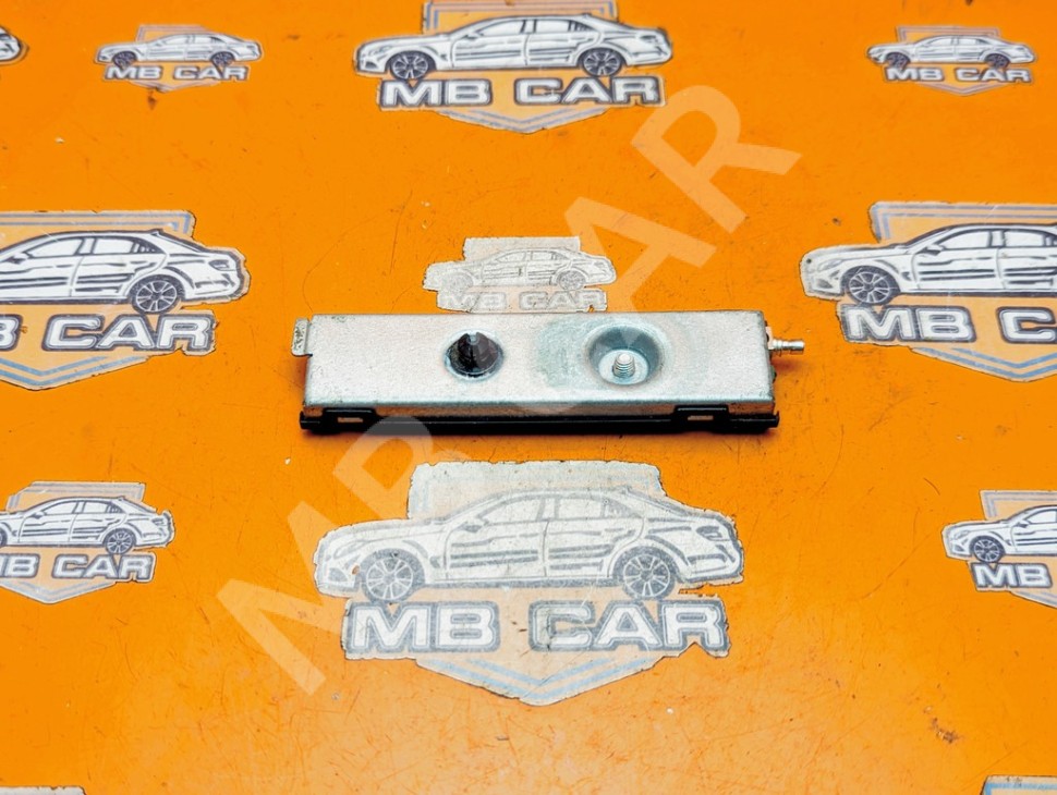 Усилитель антенны MERCEDES-BENZ C-класс W205/S205/C205/A205 (2014 - 2018) фото 1 — Разборка Мерседес