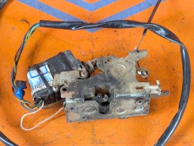 Замок двери передней правой MERCEDES-BENZ Vito W638 (1996 - 2003) 108 2.3 CDI MT (79 л.с.) &mdash; Разборка Мерседес