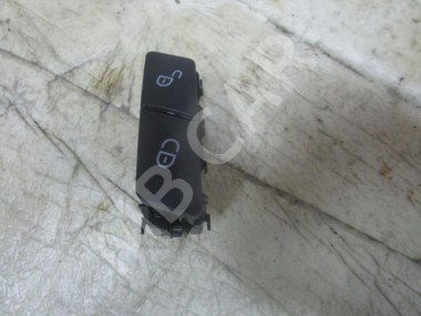 Кнопка центрального замка MERCEDES-BENZ CLS-класс C218/X218 рестайлинг (2014 - 2017) — Разборка Мерседес