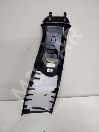 Накладка средней стойки MERCEDES-BENZ GLA-класс X156 рестайлинг (2017 - 2020) — Разборка Мерседес