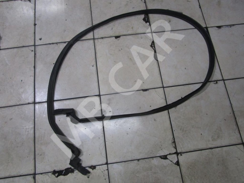 Уплотнитель крышки багажника MERCEDES-BENZ CLK-класс C208/W208 рестайлинг (1999 - 2003) фото 1 — Разборка Мерседес