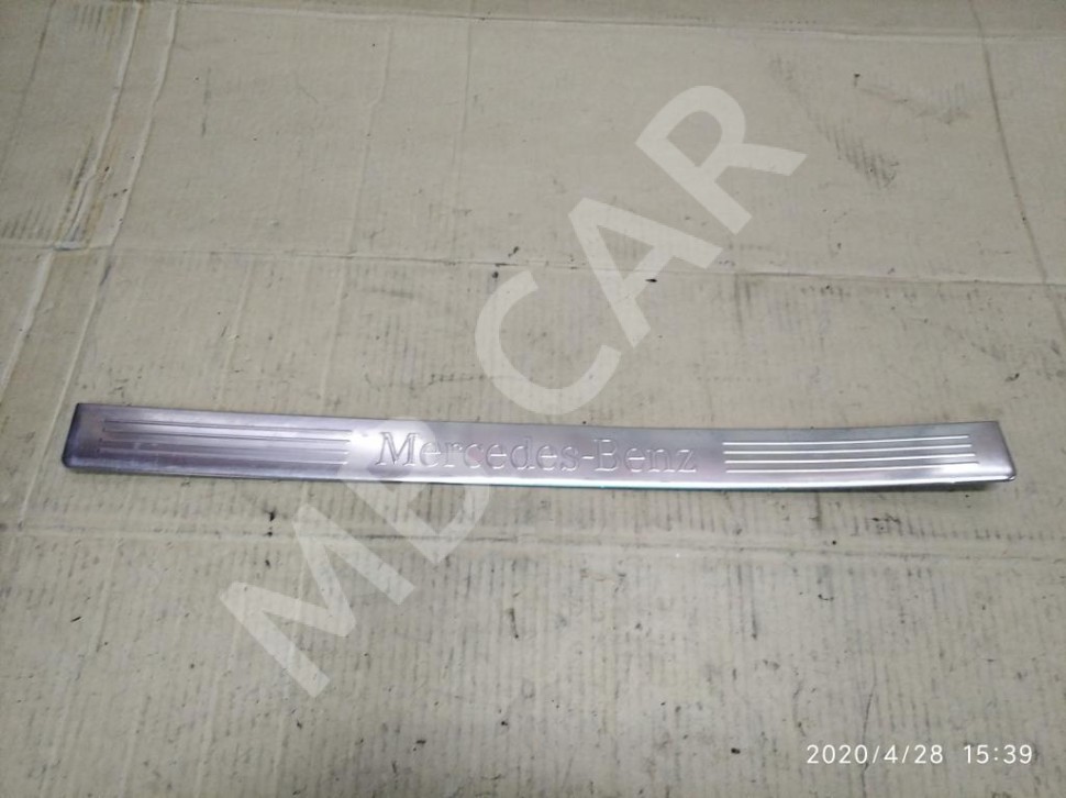 Накладка порога внутренняя MERCEDES-BENZ E-класс W212/S212/C207/A207 (2009 - 2013) фото 1 — Разборка Мерседес