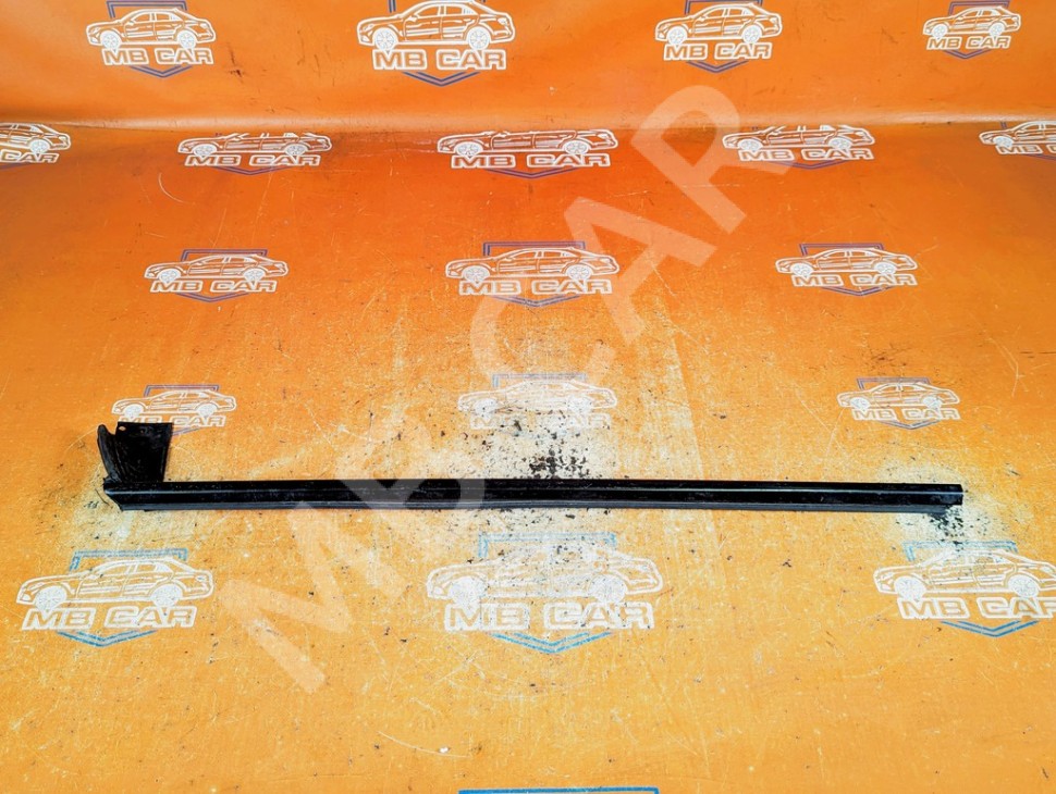 Молдинг стекла двери MERCEDES-BENZ CLK-класс C208/A208 рестайлинг (1999 - 2003) фото 1 &mdash; Разборка Мерседес