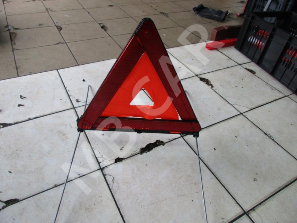 Знак аварийной остановки MERCEDES-BENZ фото 1 &mdash; Разборка Мерседес