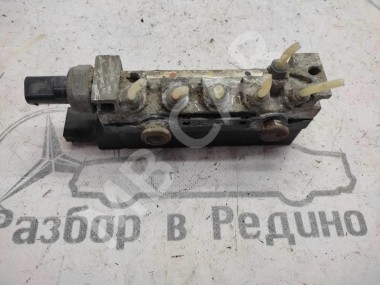 Блок клапанов пневмоподвески MERCEDES-BENZ S-класс W220 (1998 - 2005) — Разборка Мерседес